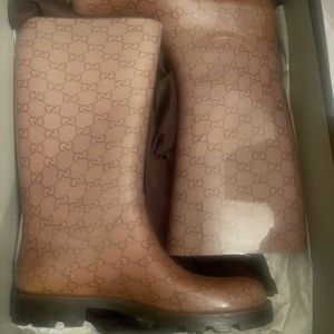 Gucci signature rain boots…